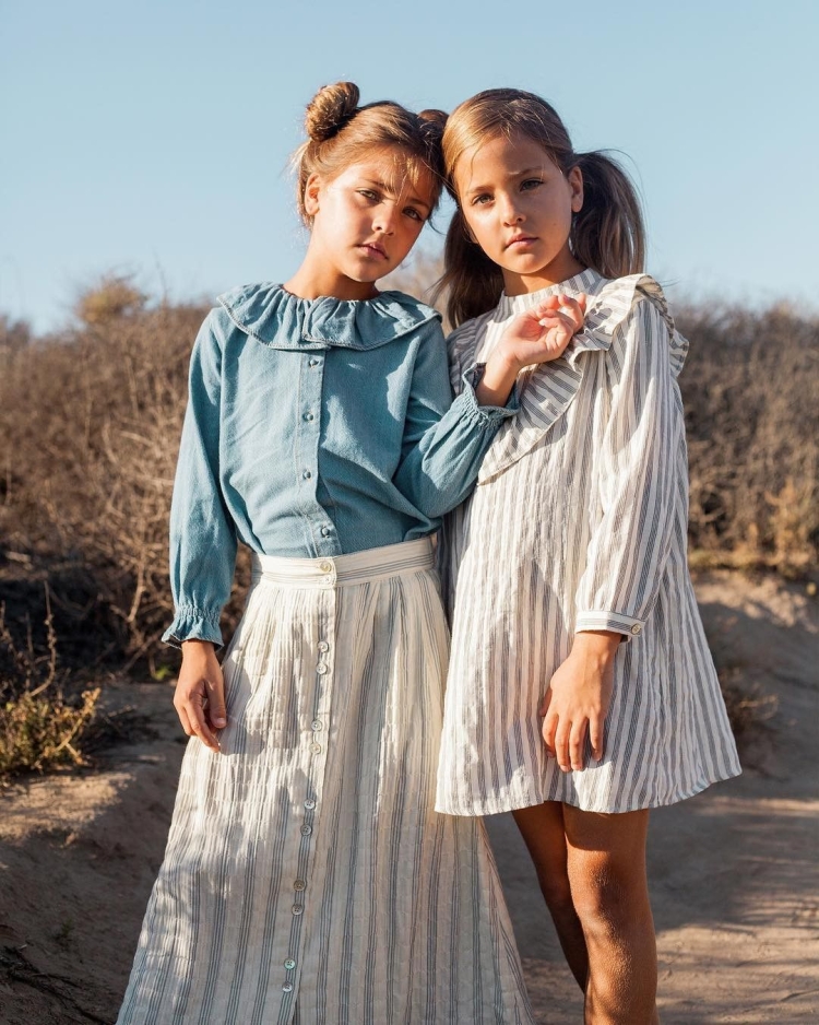 Elisha Herbert близняшки