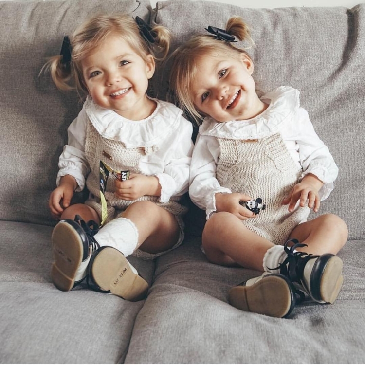 Renee и Elisha Herbert