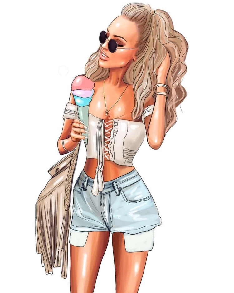 Девушка в очках смеется