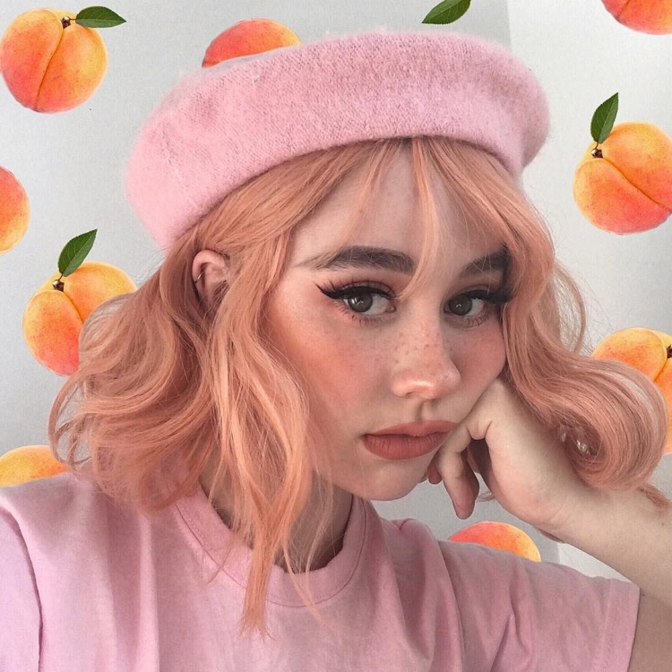 Красивые девушки в очках