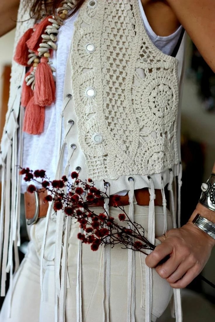 Жилет в стиле бохо крючком