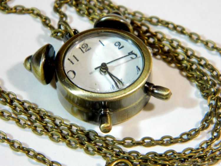 Винтажные часы на цепочке