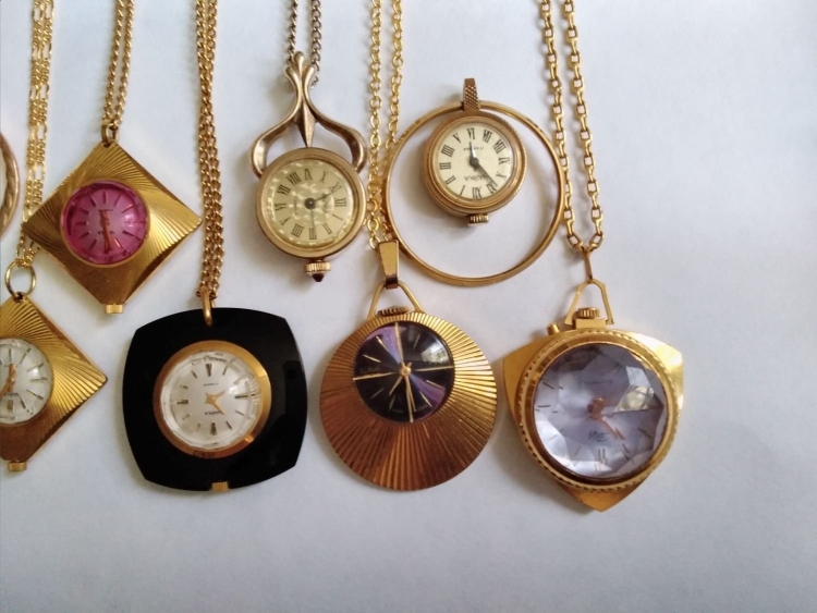 Часы кулон Заря 4137260