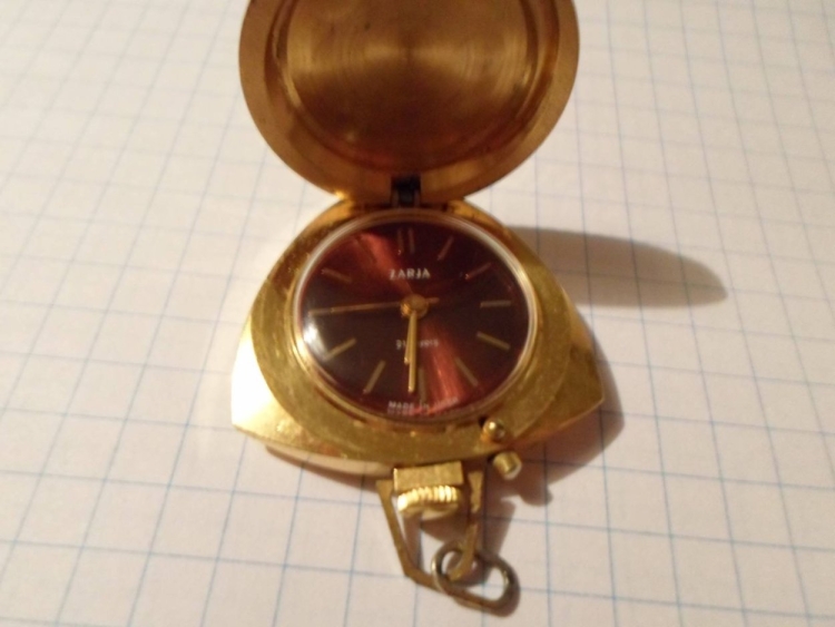 Часы кулон Заря 4137260