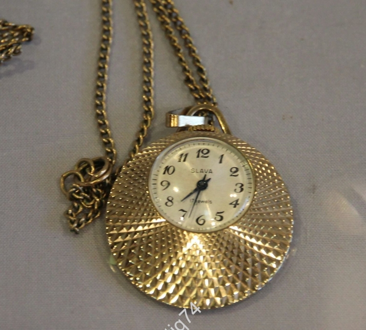 Часы кулон Slava 17 Jewels золотые