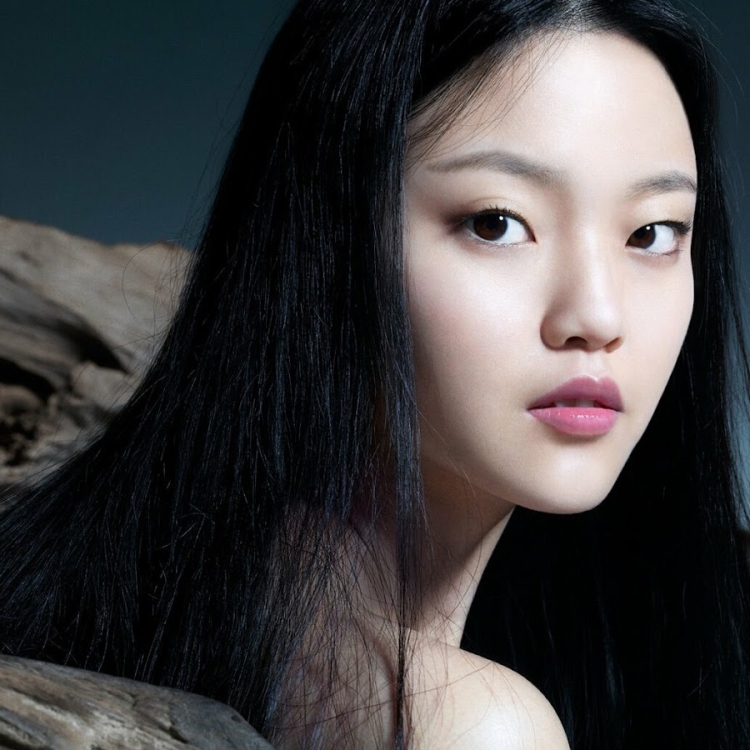 Модели азиатской внешности