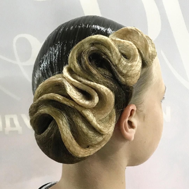 Бальные прически на длинные волосы