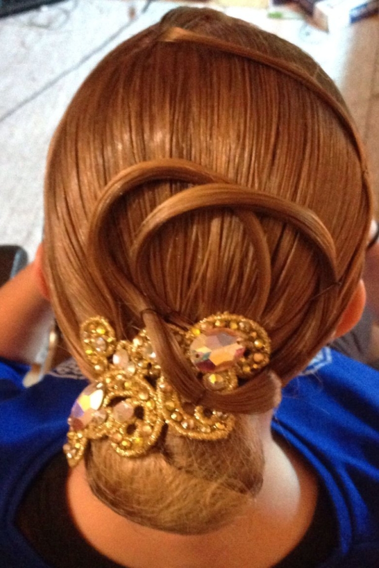 Украшения из волос для бальных танцев