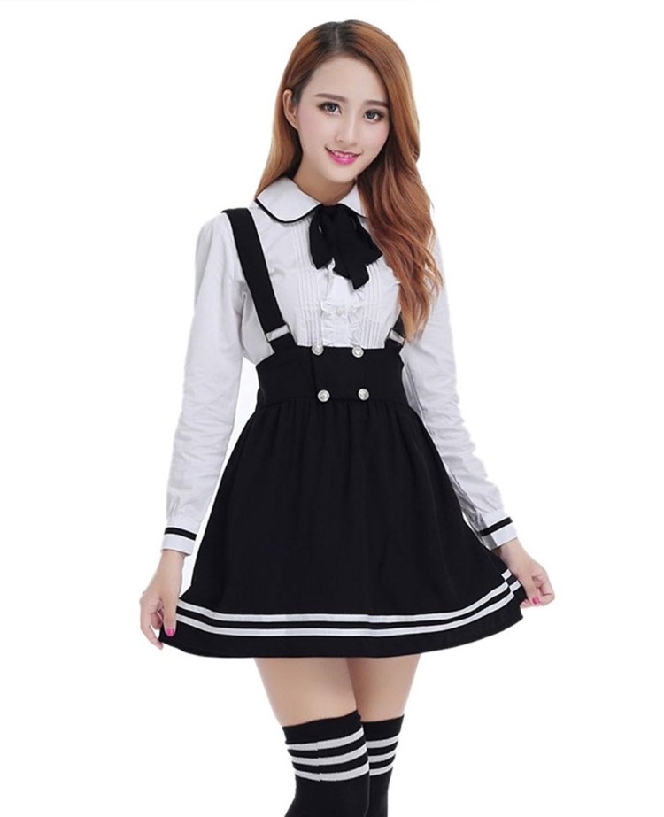 Девушки в школьной одежде