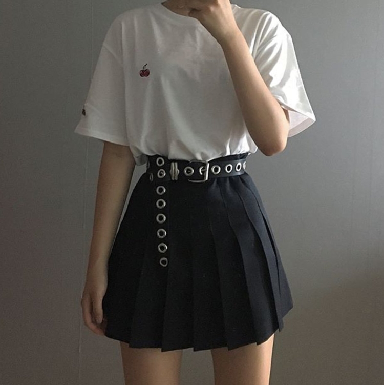 Чёрно-белая одежда Эстетика