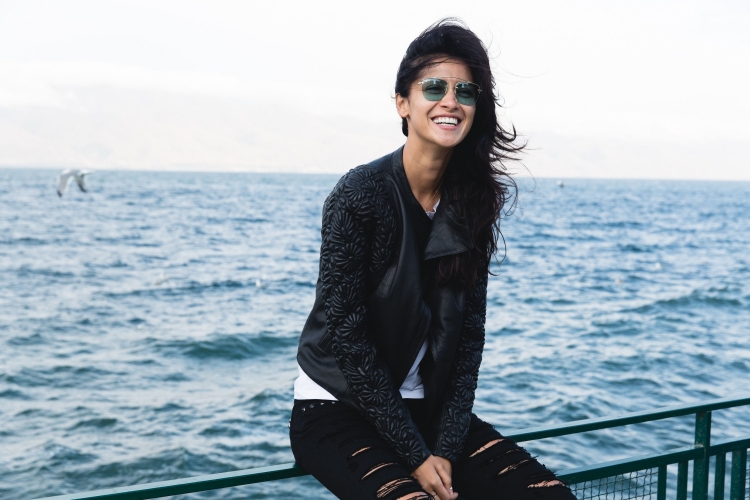 Равшана Куркова на море