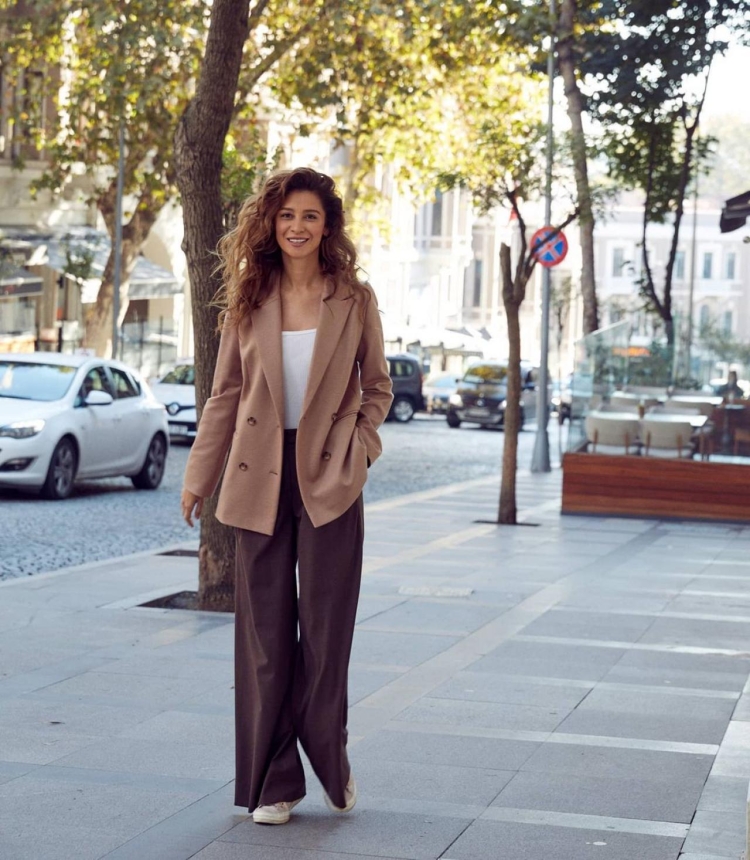 Равшана Куркова 2022