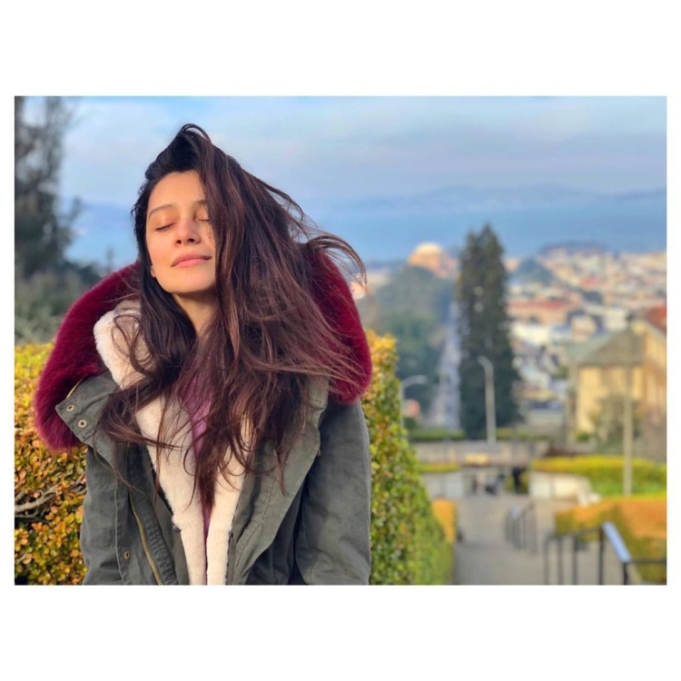 Равшана Куркова селфи