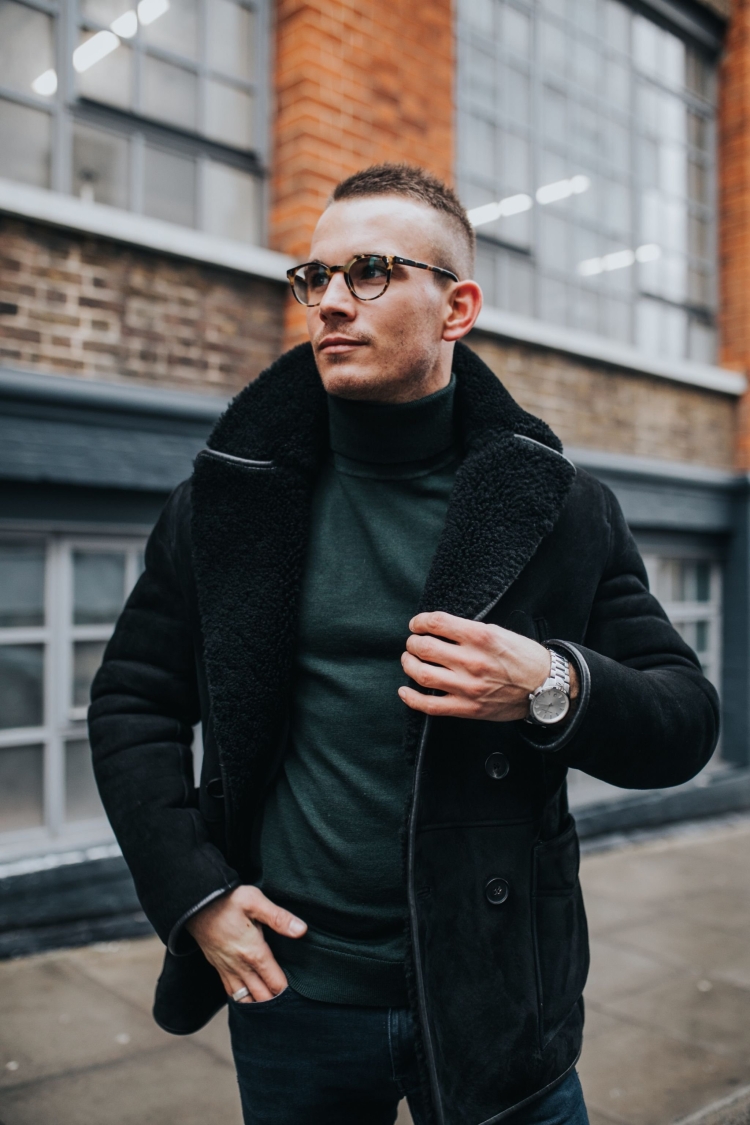 Стиль с черной водолазкой мужской