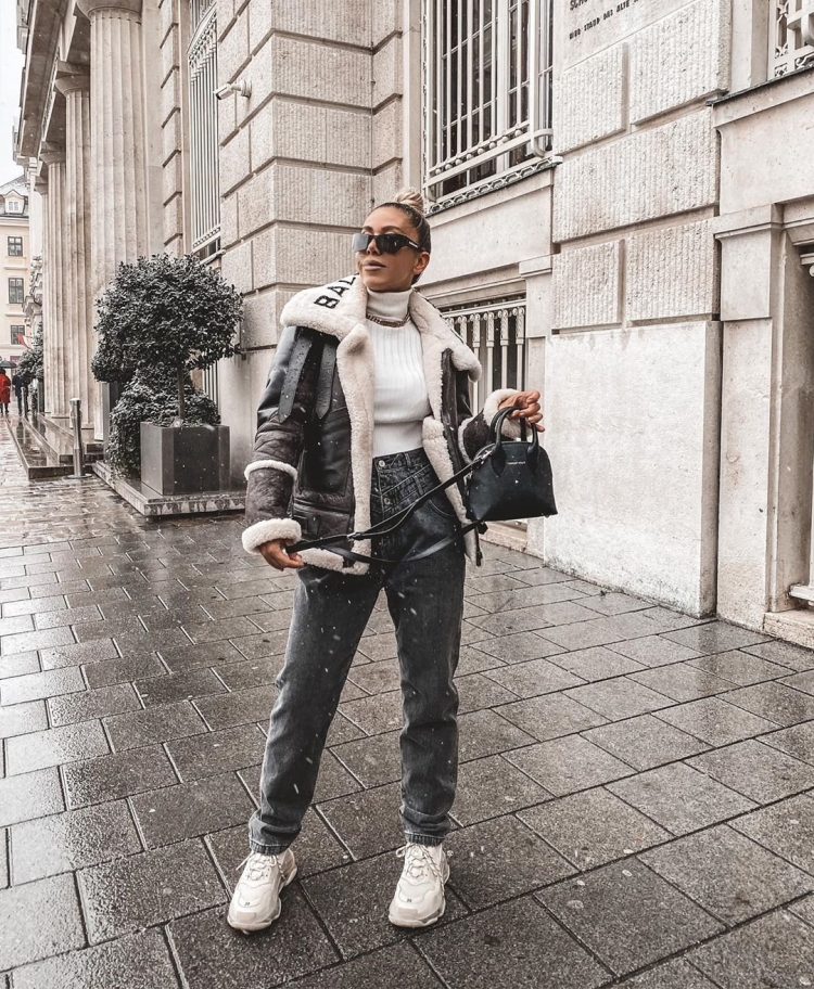 Дубленка со спортивным костюмом