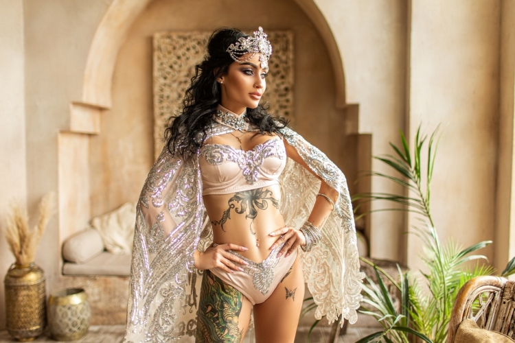 Красавицы Востока в великолепных нарядах