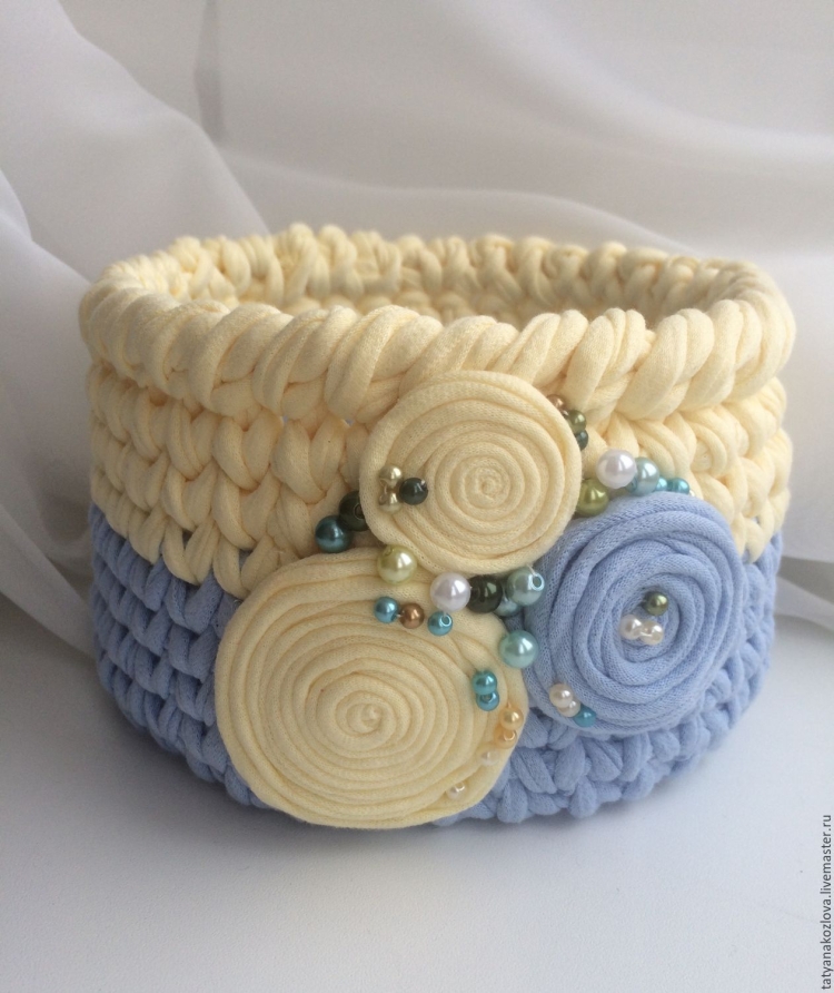 Вязаные корзинки из трикотажной пряжи