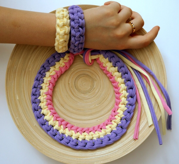 Ихделияиз трикотажных ниток