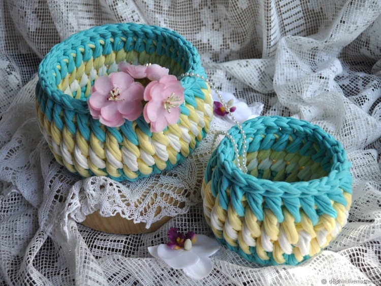 Вязаные корзинки