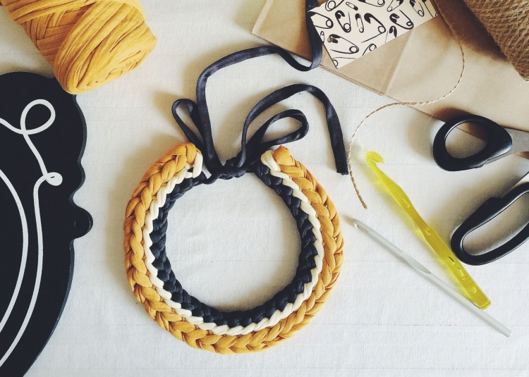 Украшения из трикотажной пряжи