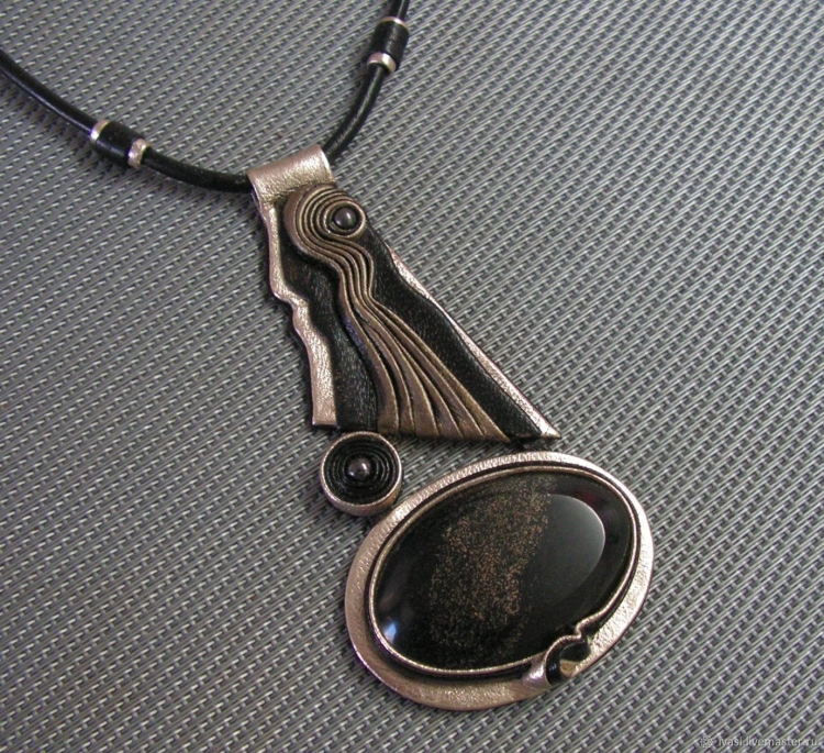 Кожаный браслет с пиритом