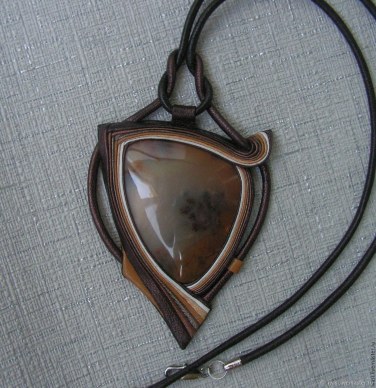 Кулоны из кожи своими руками