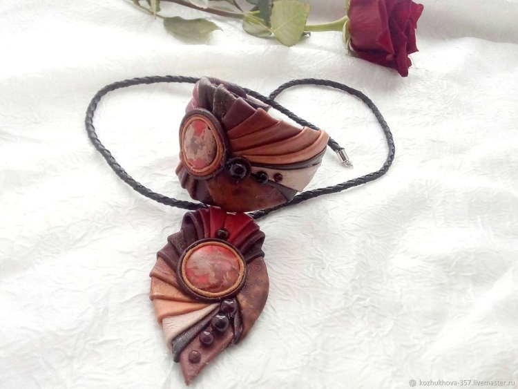 Бижутерия из кожи и камней