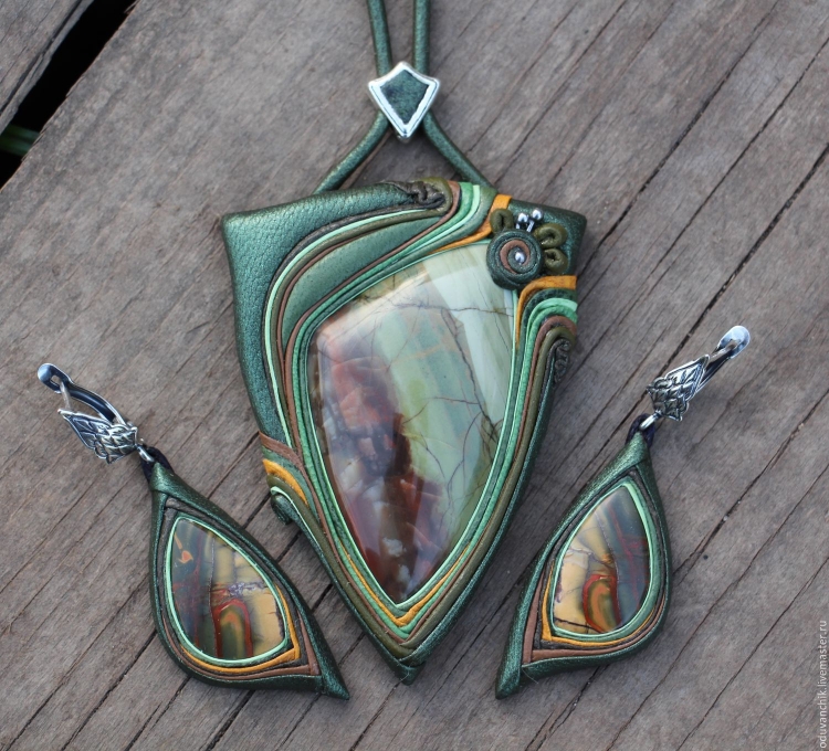 Ювелирные украшения с яшмой