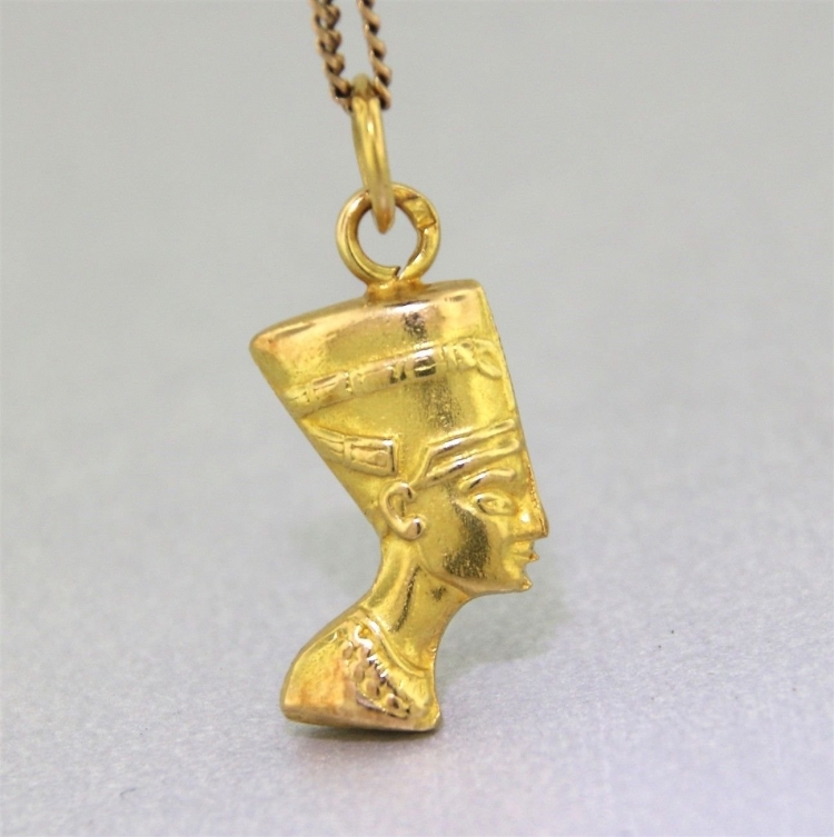 Кулон Нефертити золото 750 пробы