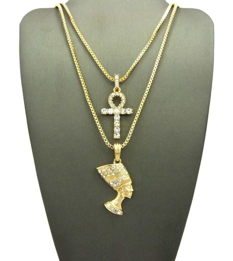 Нефертити медальон золотой