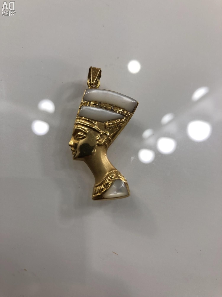 Медальон Нефертити золото