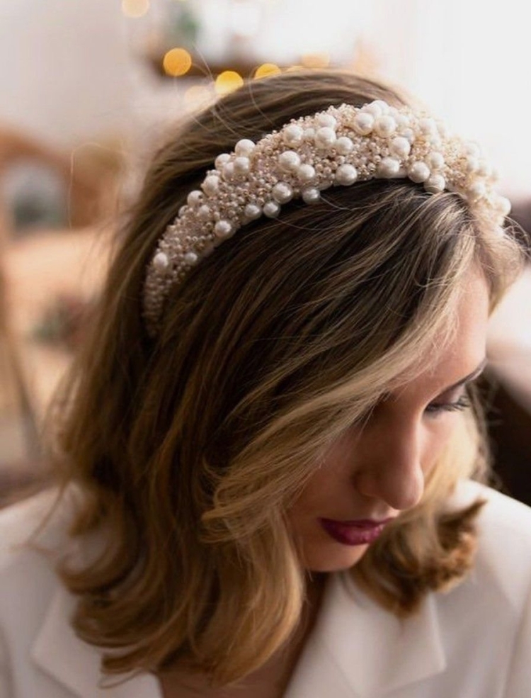 Широкий жемчужный ободок на каре