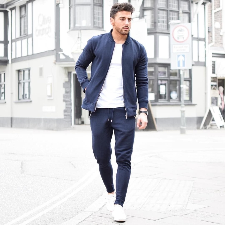 Бордовый костюм мужской