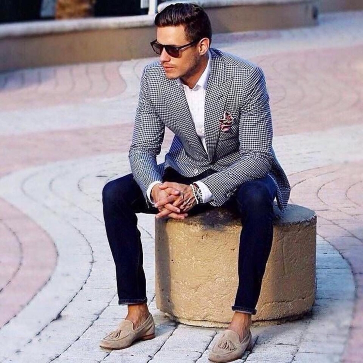 Черная водолазка и брюки