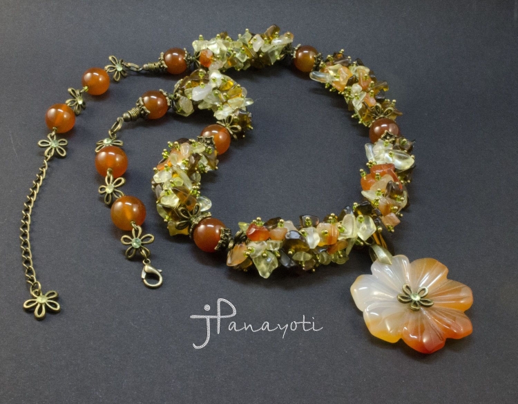 Бусы Елена Петракова