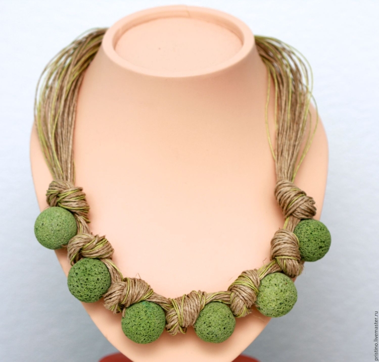 Колье из льна