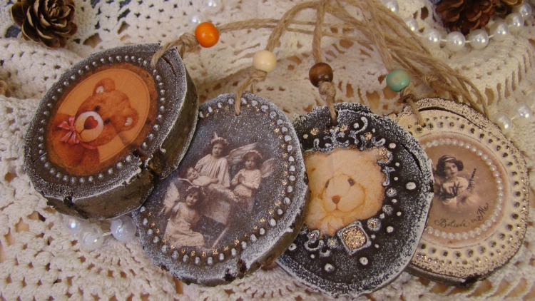 Новогодняя игрушка на спиле декупаж