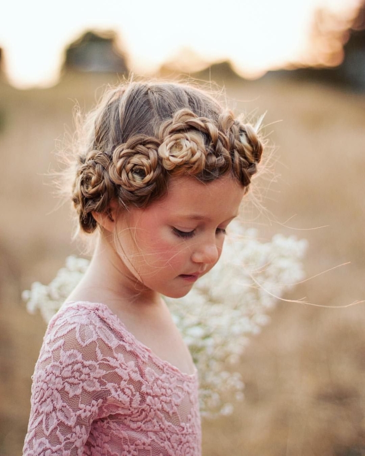 Нежная прическа для девочки