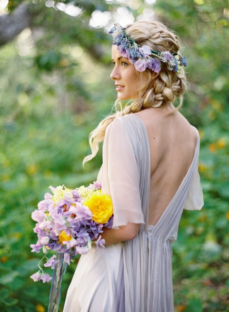 Свадебная прическа с венком