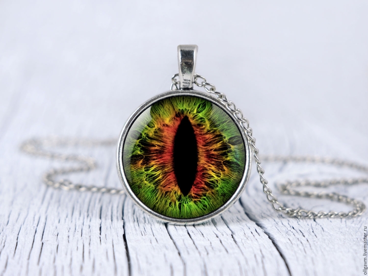 Кулон Смауга глаз