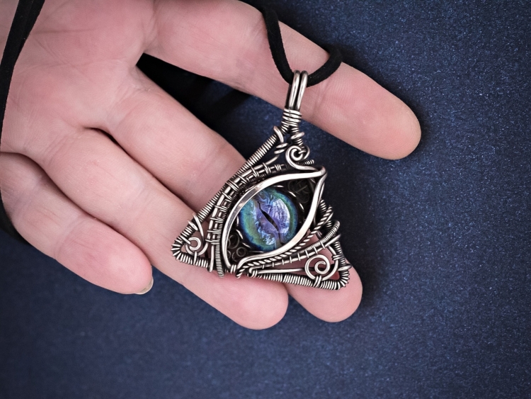 Кулон Всевидящее око