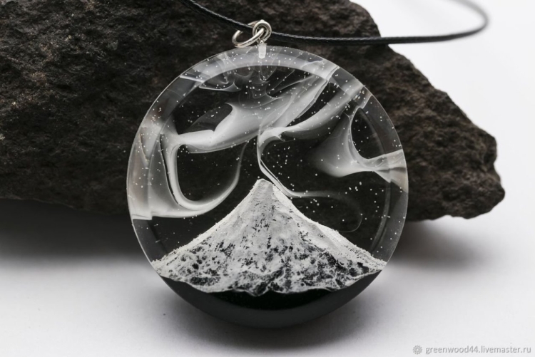 Кулоны из эпоксидной смолы