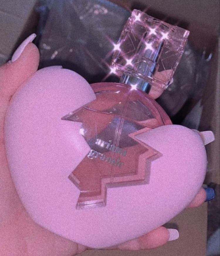 Духи ариана Гранде Эстетика