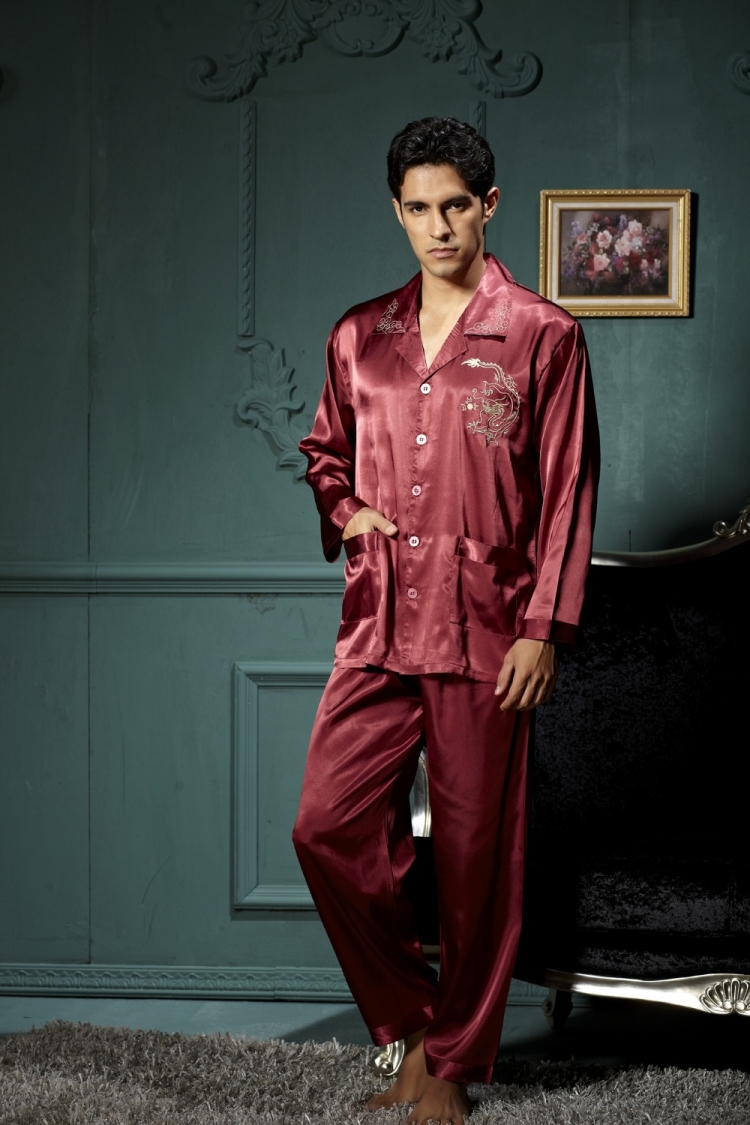 Мужская пижама шелковая