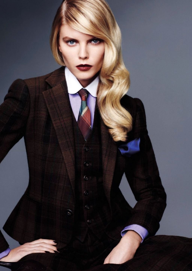 Кейт Бланшетт в костюме с галстуком