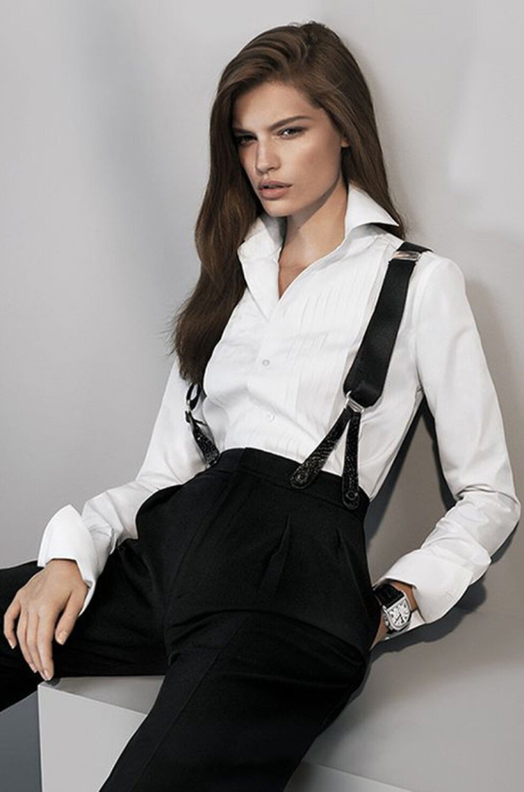 Женщина в галстуке