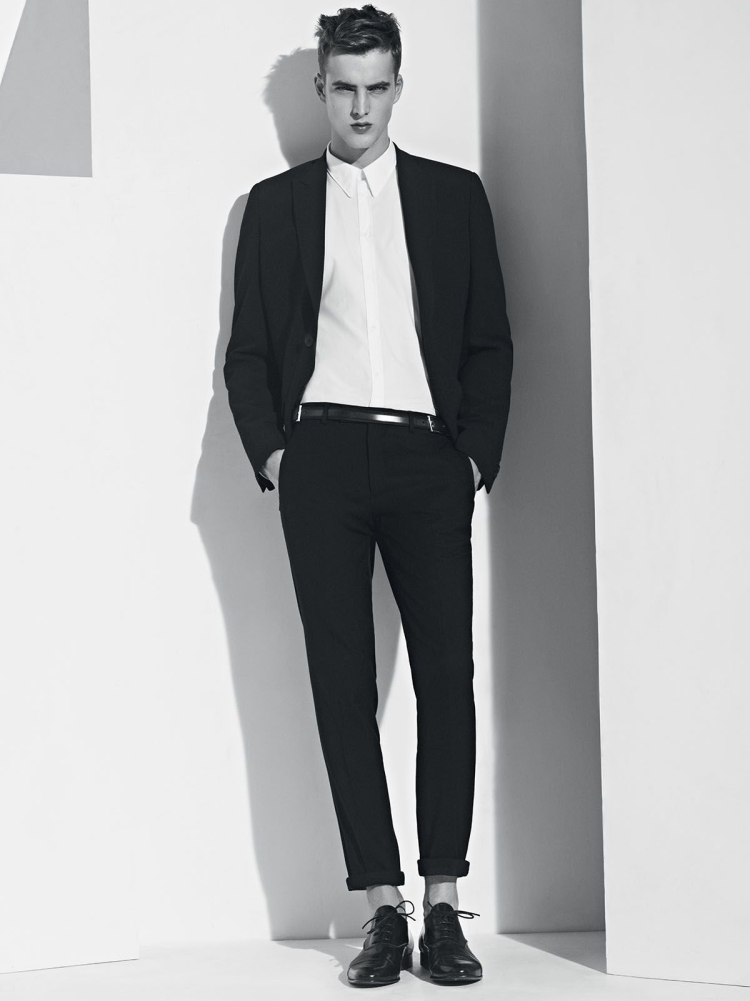 Мужчина модель в полный рост