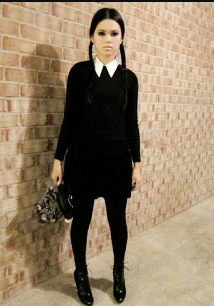 Уэнзди Аддамс в полный Рось