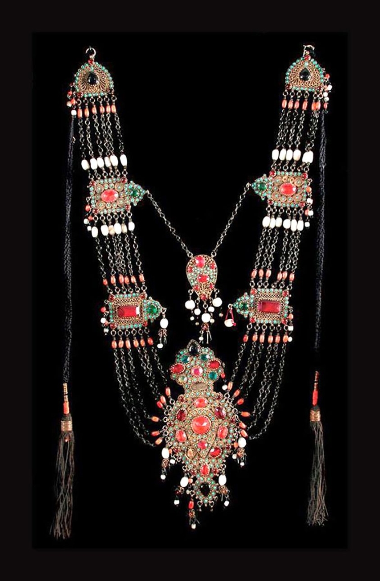 Ювелирные украшения Узбекистана тиллакош