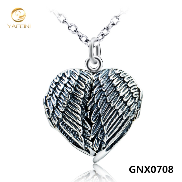 Кулон в виде крыльев